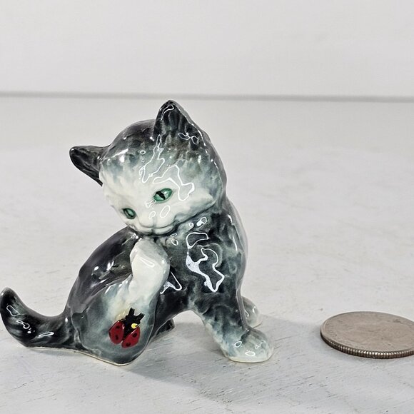 Sitting Miniature Goebel Cat Figurine with Lady Bug Green Eyed Gray Tabby - Picture 9 of 11
